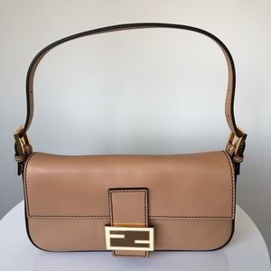 Fendi Baguette Trac. Estr. Vitello Latte Tabac